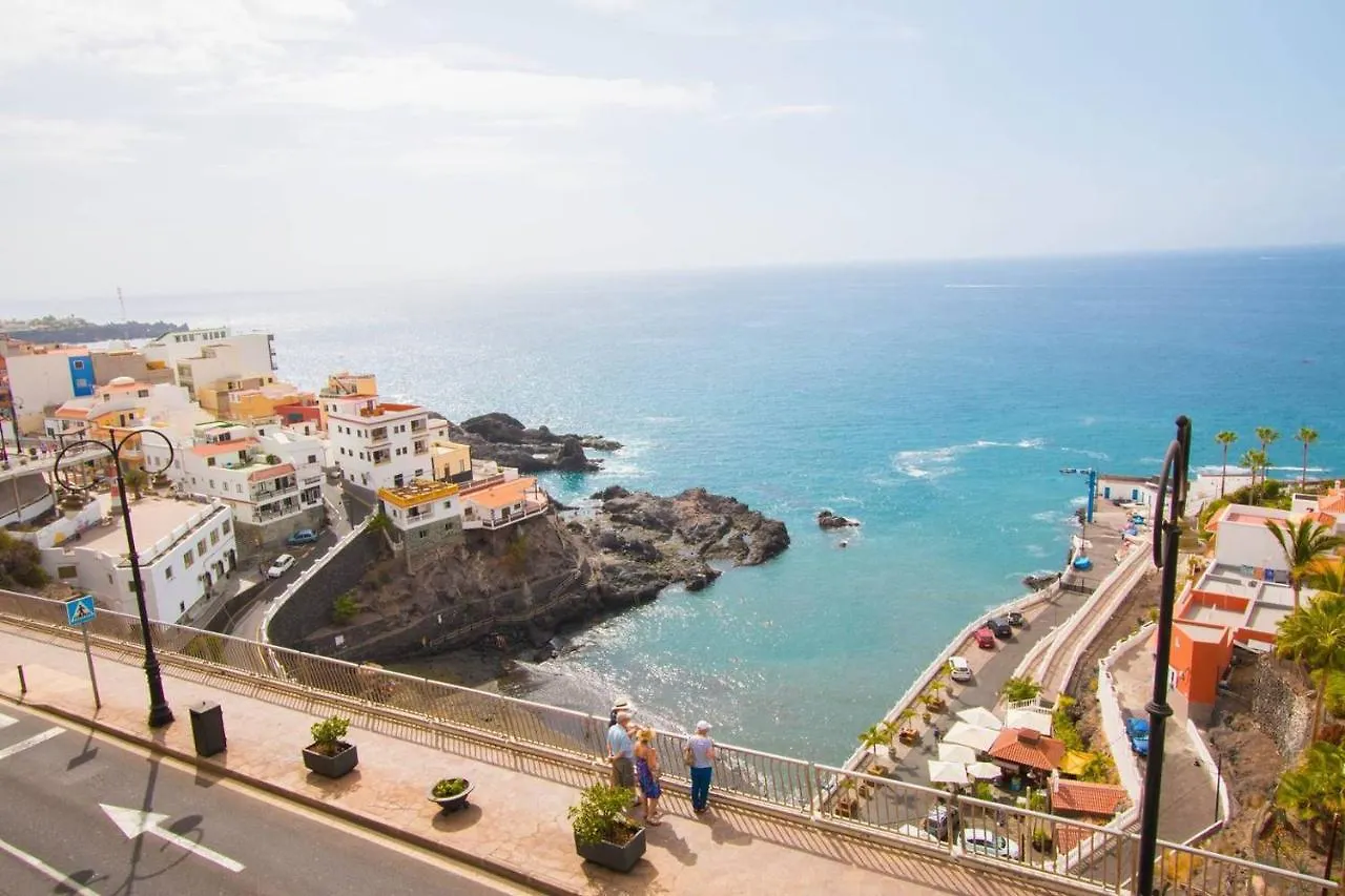 House In Puerto Santiago, To The Beach 100 Meters !!! Villa Puerto de Santiago